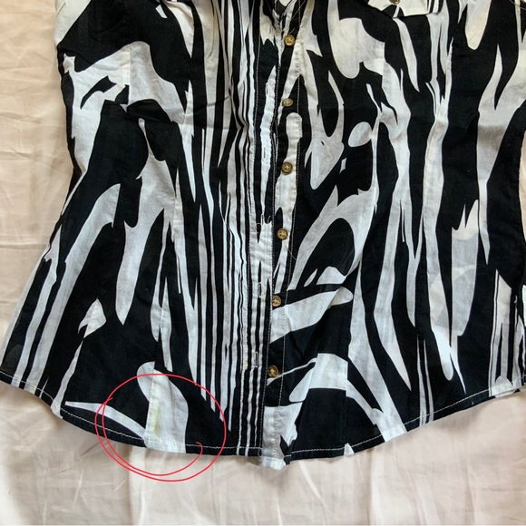 Express Black and White Abstract Pattern Button Down Blouse - Picture 3 of 5